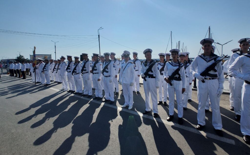 ceremonie militară și religioasă în memoria eroilor marinari