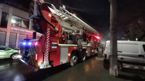 Incendiu Mangalia - pompieri noaptea