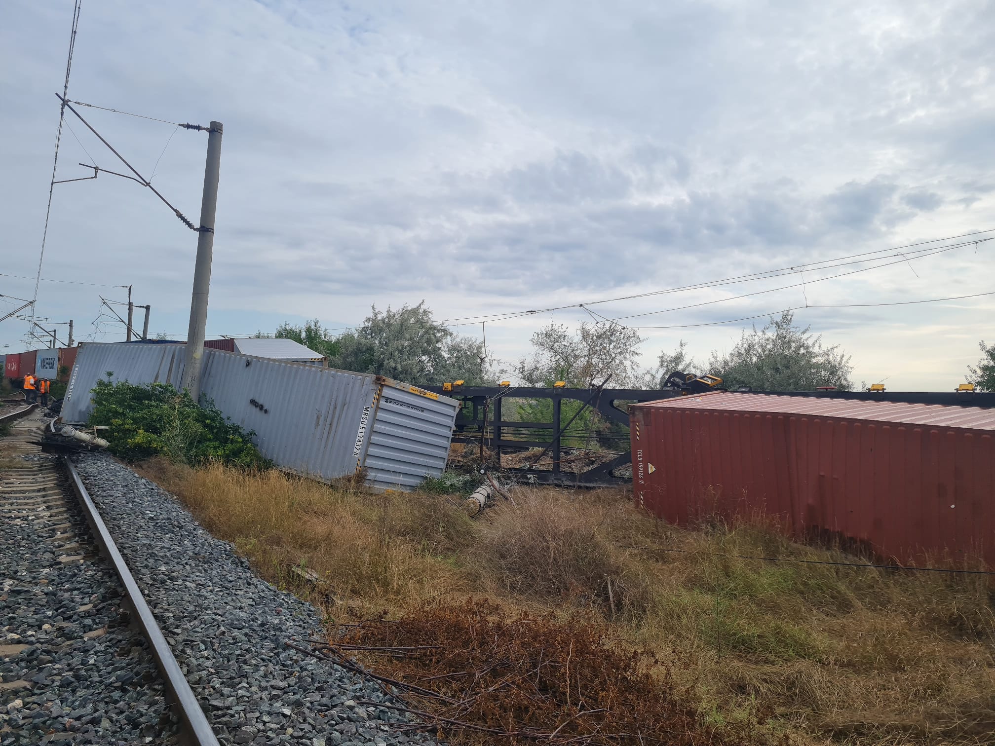 Mai multe vagoane ale unui tren s-au RĂSTURNAT