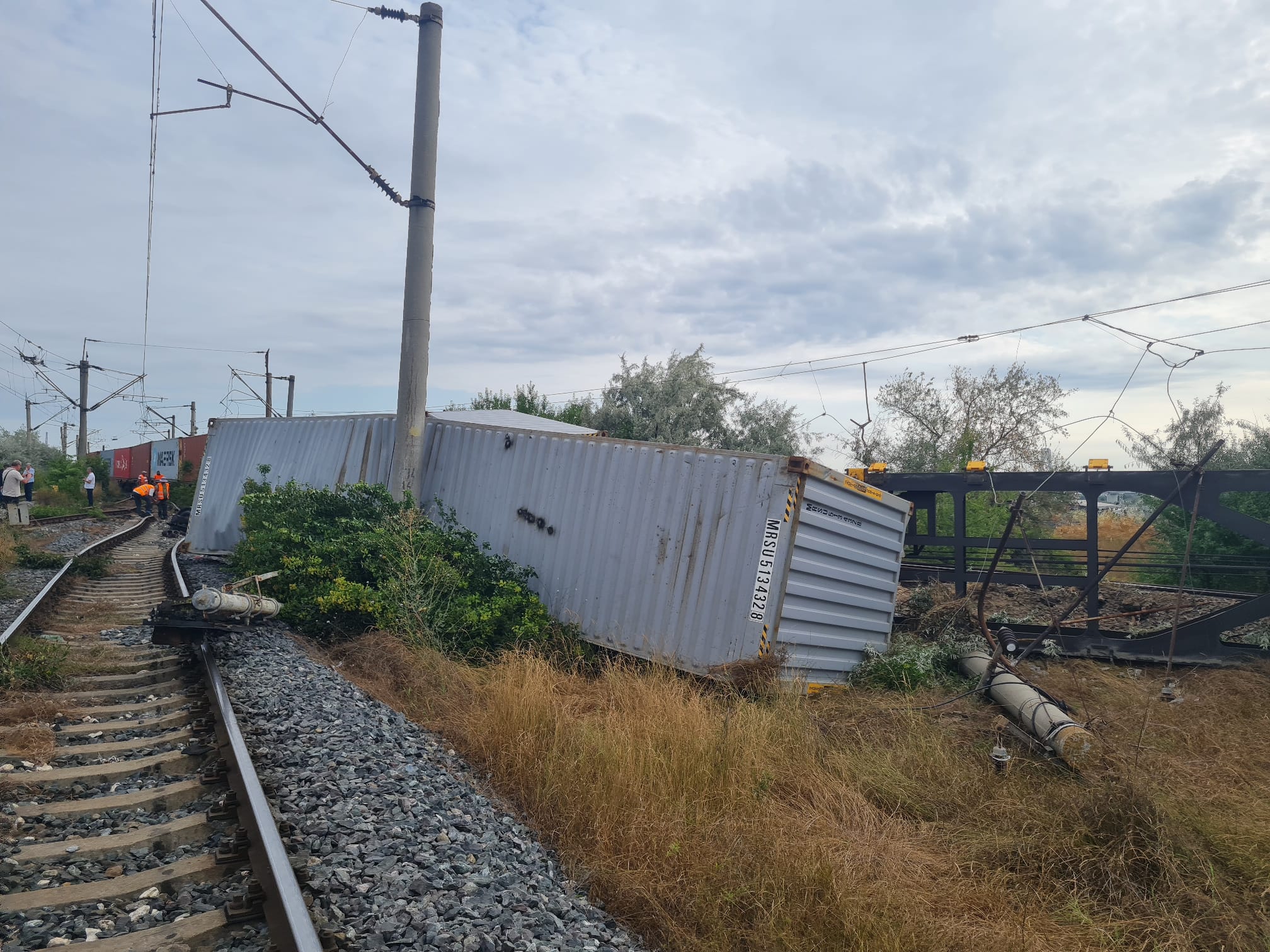 Mai multe vagoane ale unui tren s-au RĂSTURNAT