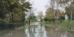 Mai multe străzi din Mangalia și din stațiuni, sub ape