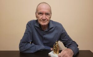 Dan Mihai Ionescu maini de aur