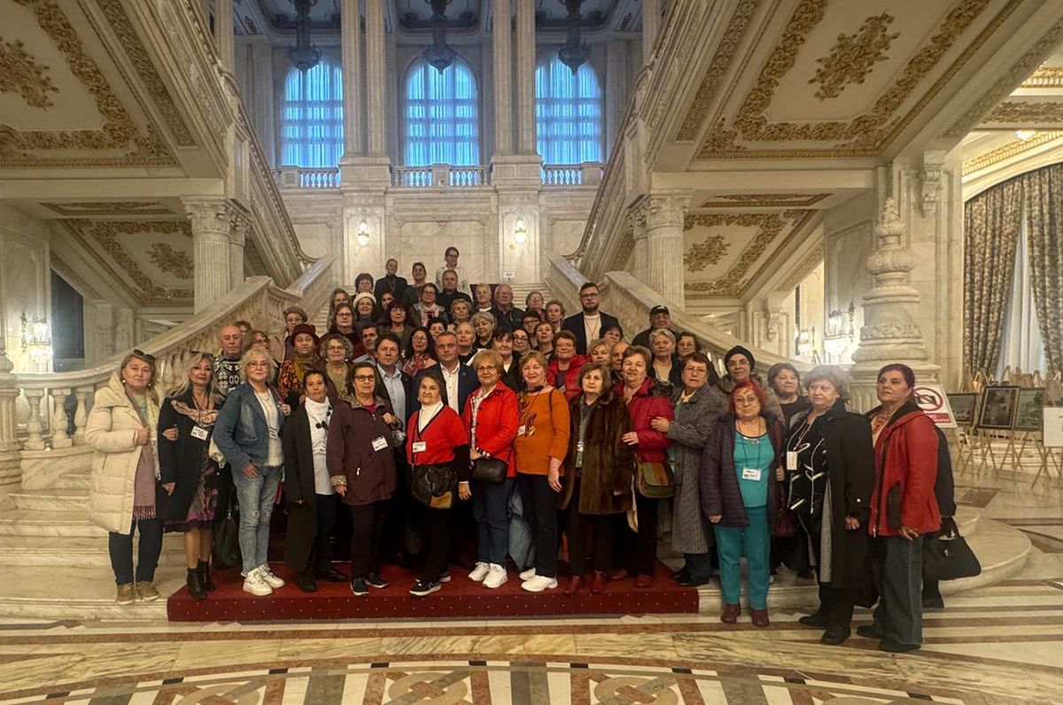 Un grup de seniori, în vizită la Parlament