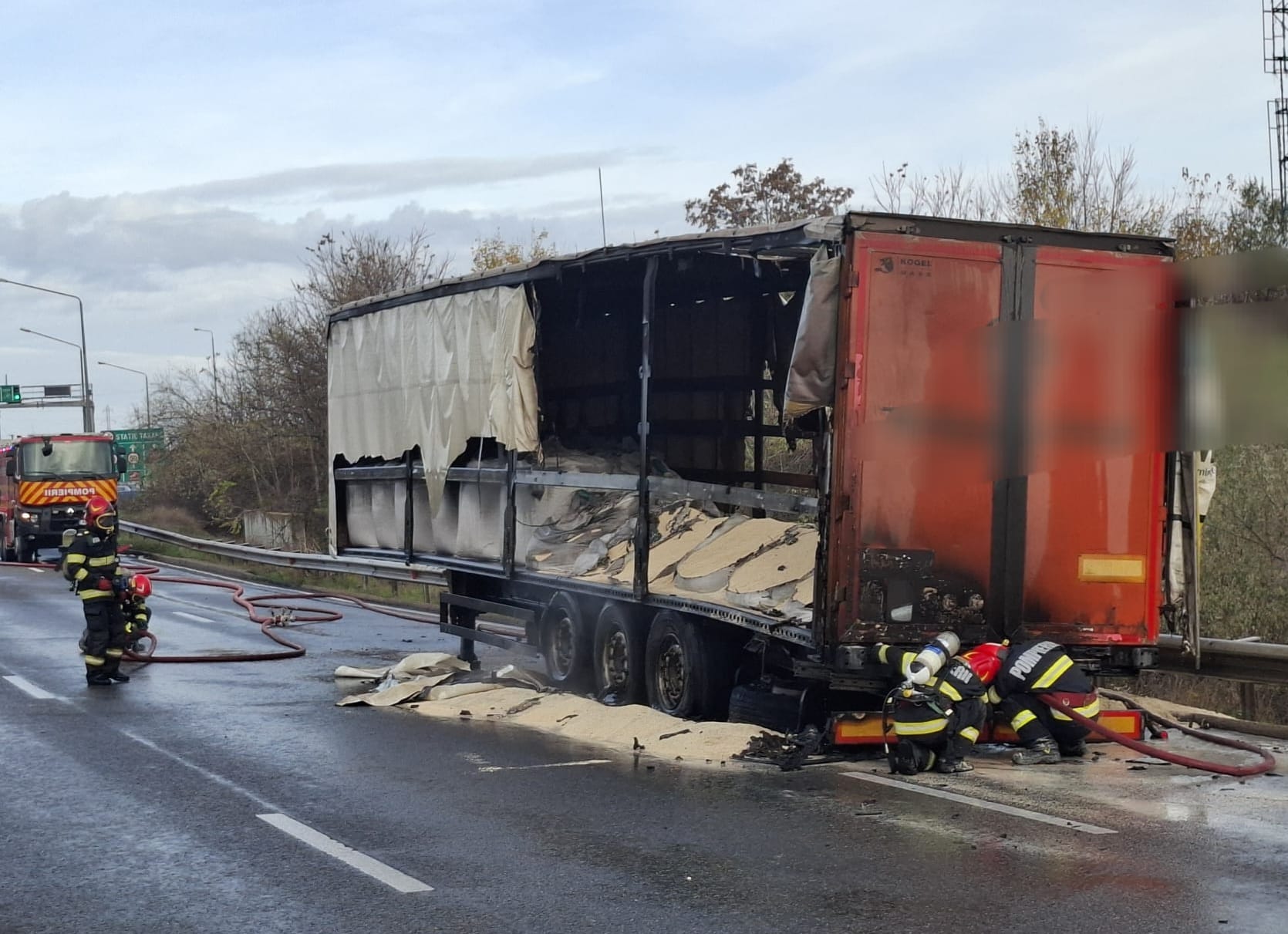 Tir în flăcări la stația de taxare Fetești