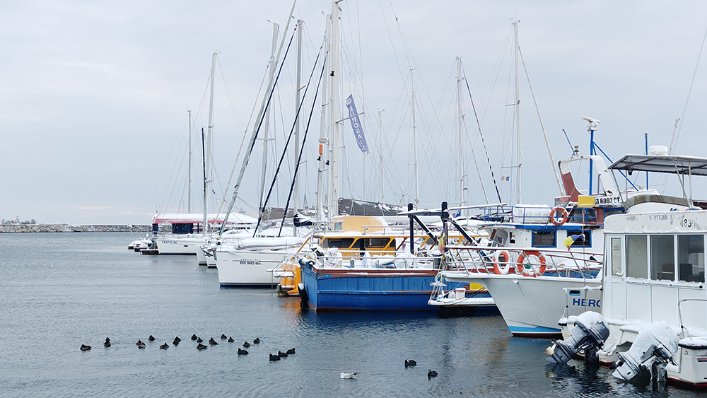 Portul Turistic și centrul Mangaliei, după prima zăpadă din acest an