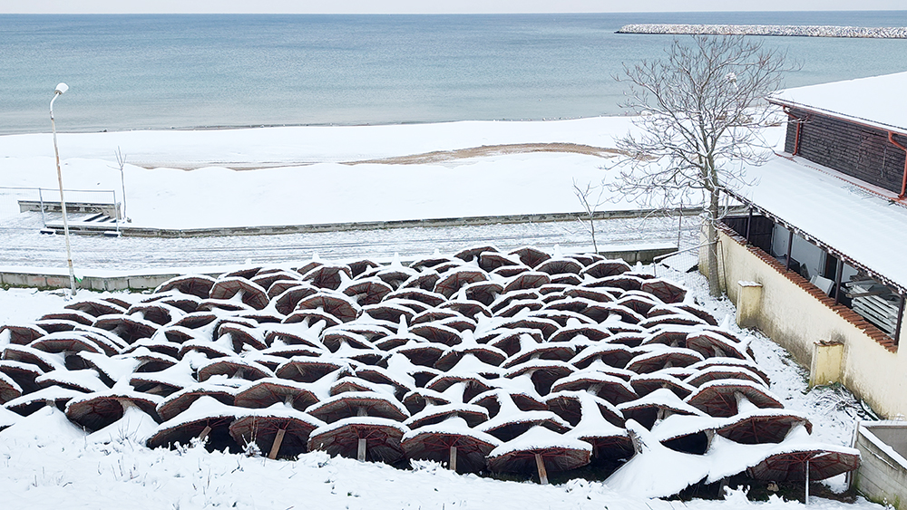 Portul Turistic și centrul Mangaliei, după prima zăpadă din acest an