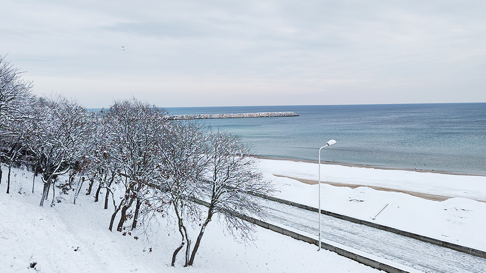 Portul Turistic și centrul Mangaliei, după prima zăpadă din acest an