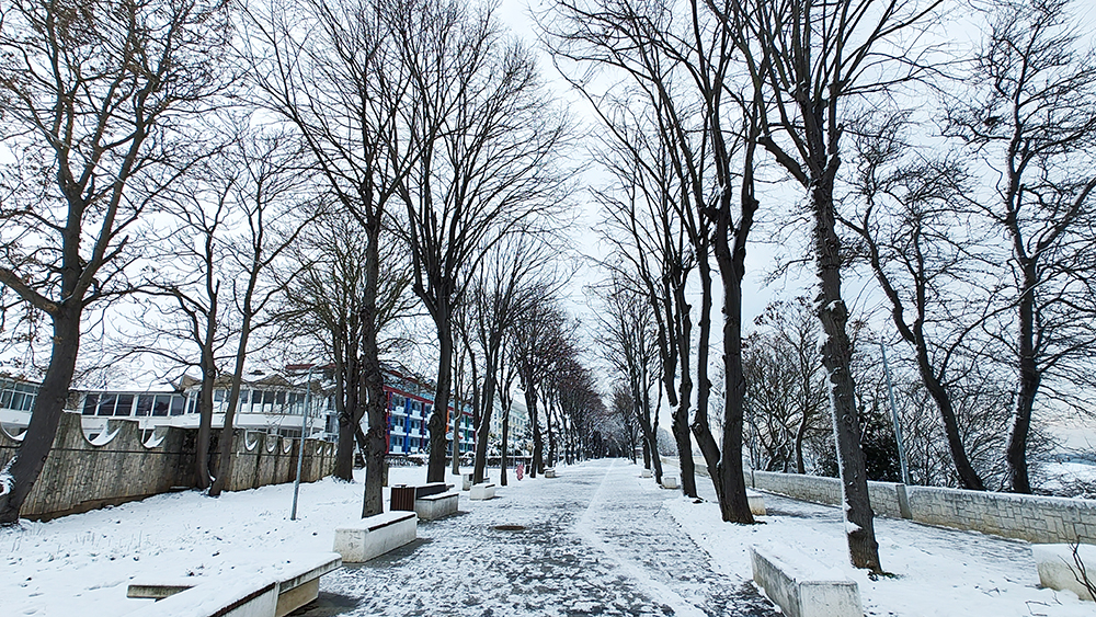 Portul Turistic și centrul Mangaliei, după prima zăpadă din acest an