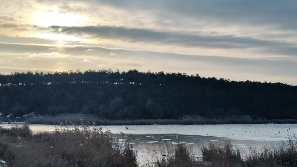 Lacul Limanu, cuprins de gheață