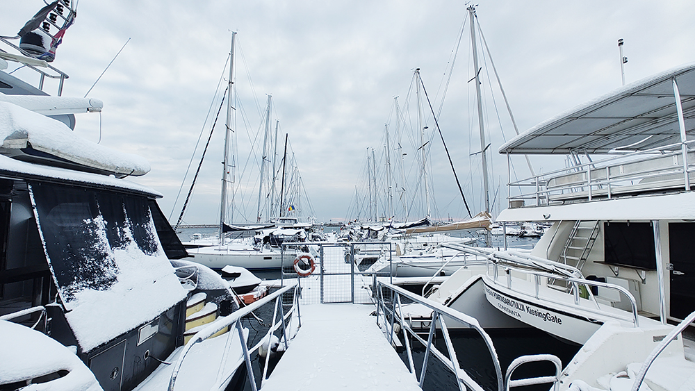 Portul Turistic și centrul Mangaliei, după prima zăpadă din acest an