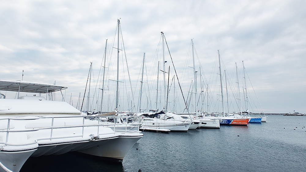 Portul Turistic și centrul Mangaliei, după prima zăpadă din acest an