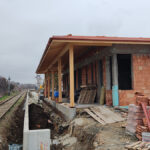 gările din Neptun și Costinești, cu o lună înainte de începerea sezonului estival