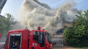 Incendiu la Costinești, pompieri