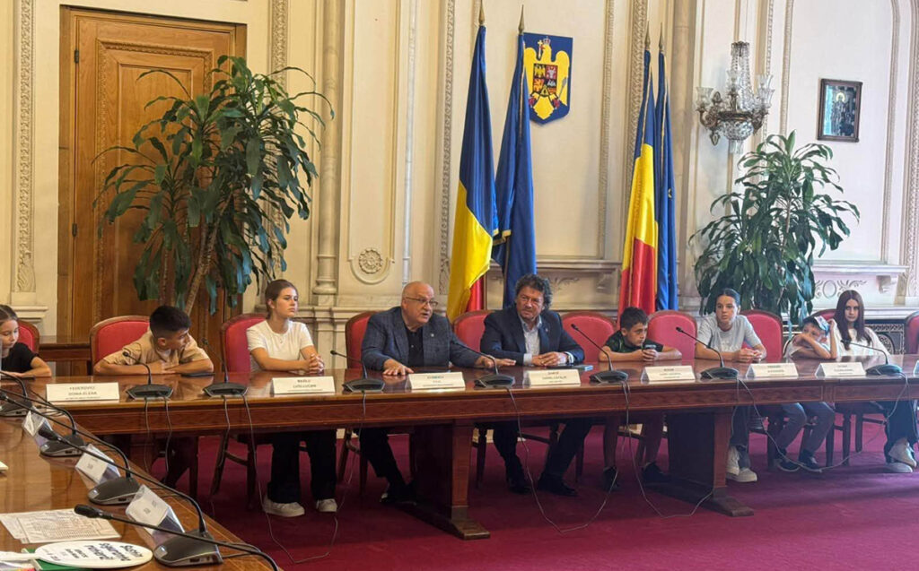 elevi din comuna Cerchezu, primiți în Parlament de deputatul Daniel Georgescu