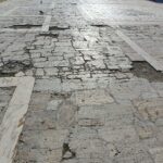 Dalele din fața Casei de Cultură